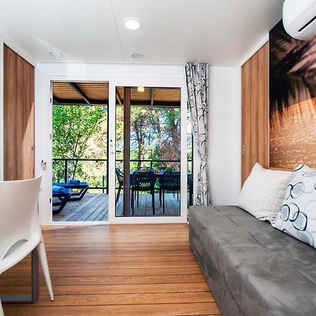 Pineta Mobile Home In Porton Biondi Camp Rovinj Exterior photo